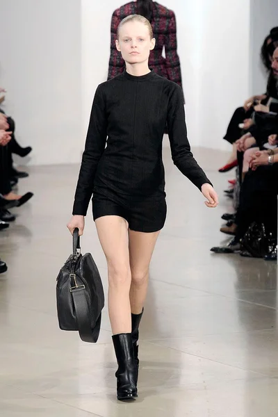 Look 18